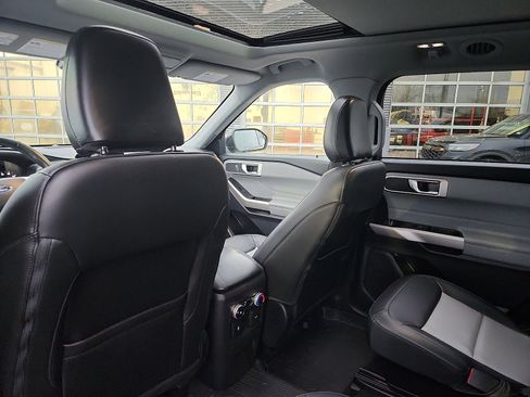 Used 2023 Ford Explorer XLT w/ Equipment Group 202A image 25