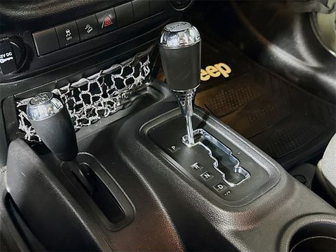 Used 2015 Jeep Wrangler Unlimited Sport w/ Connectivity Group image 15