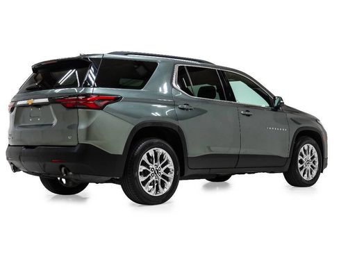 Used 2022 Chevrolet Traverse LT FWD image 3