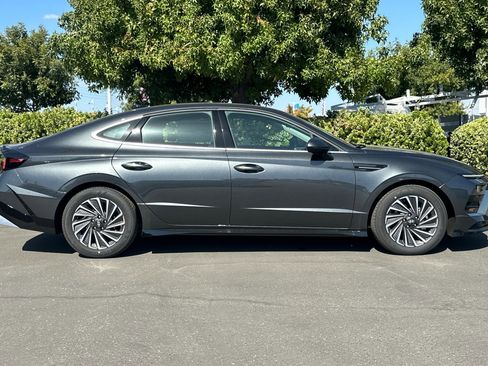 New 2026 Hyundai Sonata SEL image 3