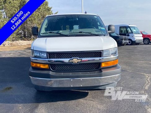 Used 2024 Chevrolet Express 2500 image 9