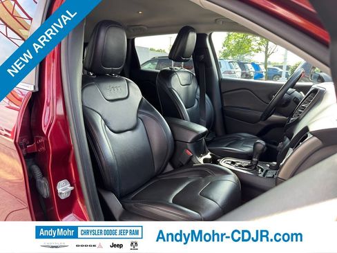Used 2019 Jeep Cherokee Limited AWD/4WD image 38