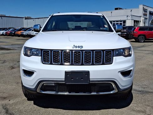 Used 2018 Jeep Grand Cherokee Limited AWD/4WD image 2