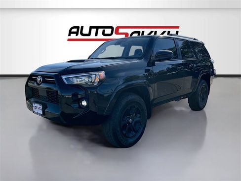 Used 2023 Toyota 4Runner SR5 image 3