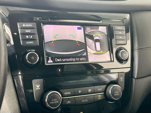 Used 2020 Nissan Rogue SL w/ Premium Package image 14