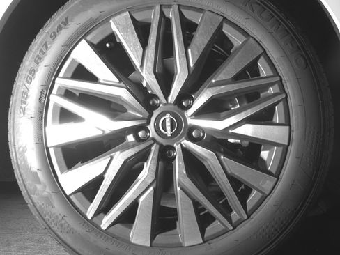Used 2025 Nissan Altima 2.5 SV FWD image 13