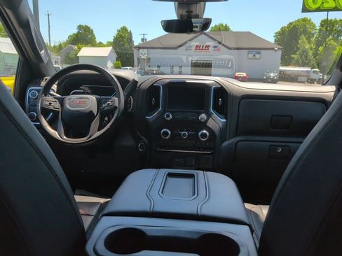 Used 2020 GMC Sierra 3500 AT4 w/ AT4 Premium Package AWD/4WD image 18
