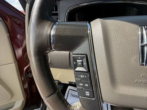 Used 2016 Lincoln Navigator Reserve AWD/4WD image 14