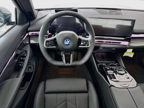 New 2027 BMW 550e xDrive w/ Premium Package AWD/4WD image 24