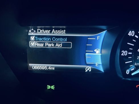 Used 2018 Ford Fusion SE w/ Fusion SE Technology Package FWD image 37