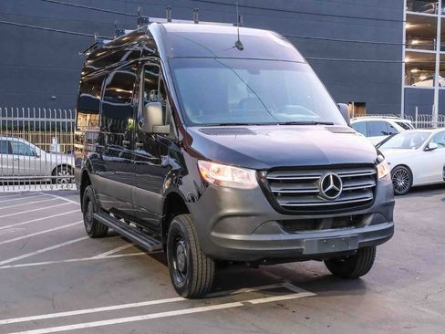 Used 2021 Mercedes-Benz Sprinter 2500 w/ Comfort Plus Package image 3