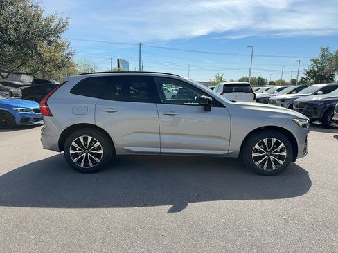 Used 2025 Volvo XC60 B5 Core image 7