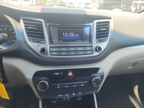 Used 2017 Hyundai Tucson SE w/ SE Popular Package 02 AWD/4WD image 16