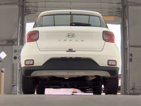 Used 2026 Hyundai Venue SEL FWD image 10