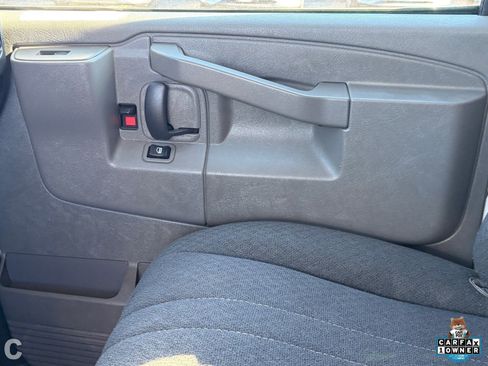 Used 2024 GMC Savana 2500 w/ Driver Convenience Package image 19