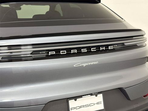 Certified 2026 Porsche Cayenne Coupe AWD/4WD image 17