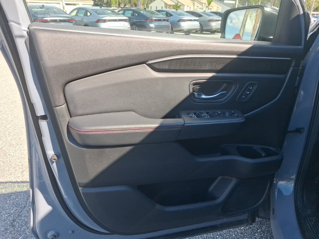 Used 2025 Honda Pilot Black Edition image 24