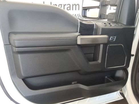 Used 2020 Ford F250 Platinum w/ FX4 Off-Road Package image 17