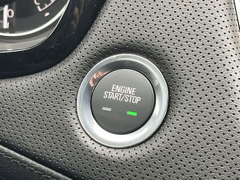 New 2026 Cadillac XT5 Luxury w/ LPO, ONYX Package image 9