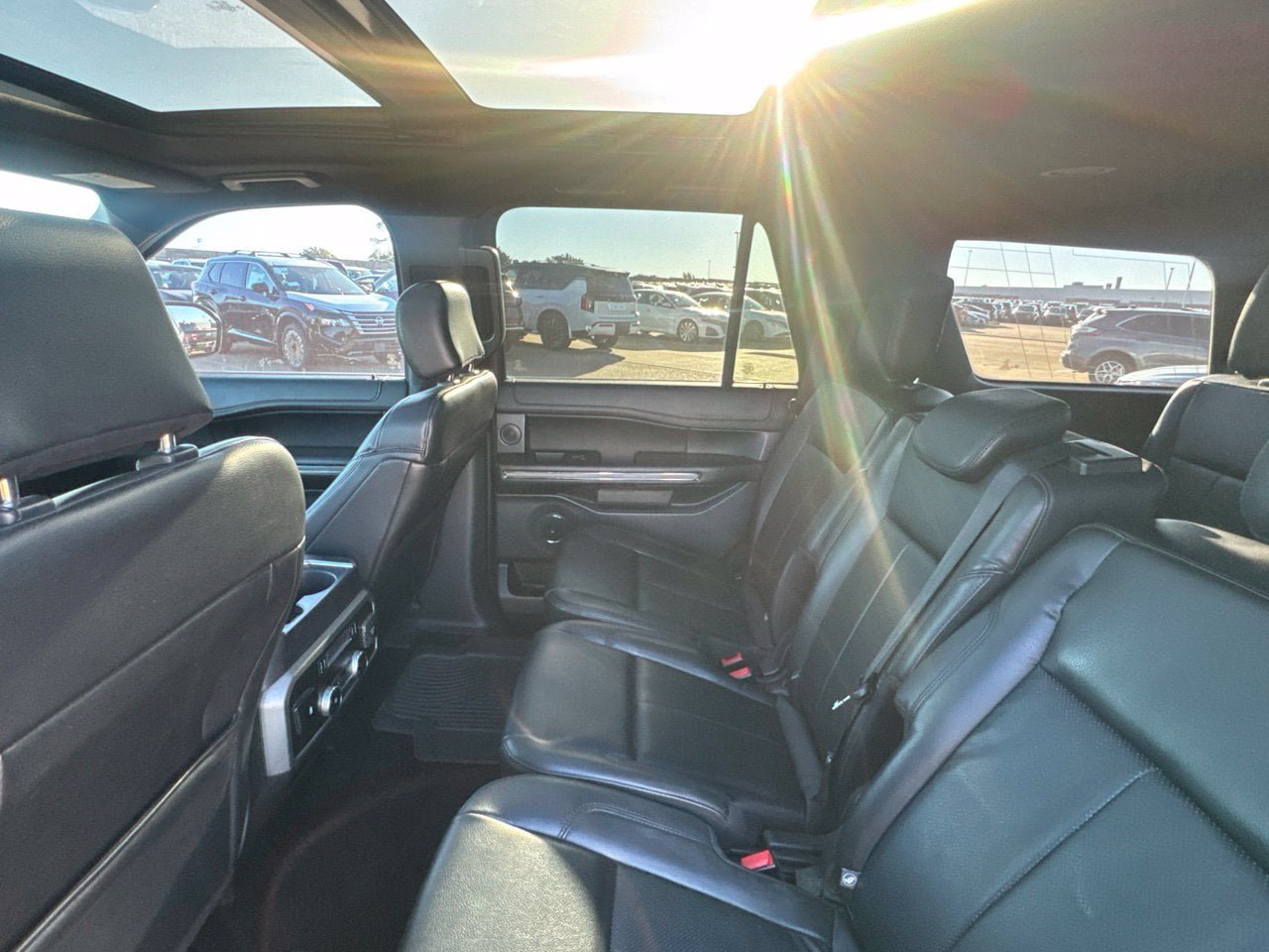 Used 2019 Ford Expedition XLT w/ Equipment Group 202A RWD image 45