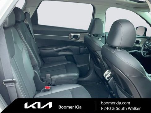 Certified 2023 Kia Sorento X-Line EX AWD/4WD image 12