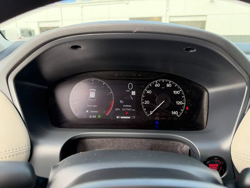 Used 2025 Honda HR-V LX image 18