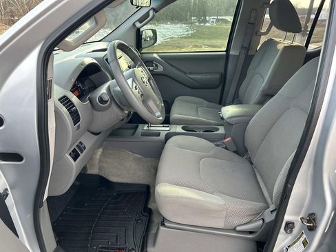 Used 2014 Nissan Frontier SV image 19