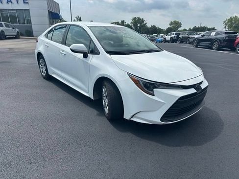 Used 2024 Toyota Corolla LE FWD image 4