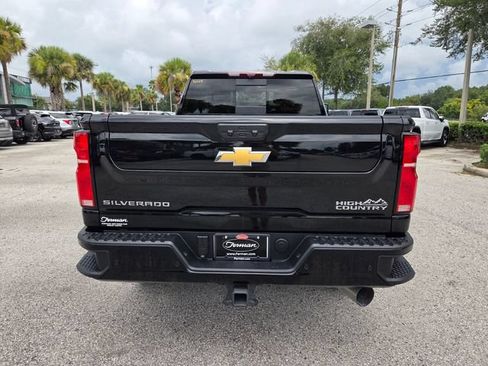 Used 2025 Chevrolet Silverado 2500 High Country w/ Technology Package AWD/4WD image 12
