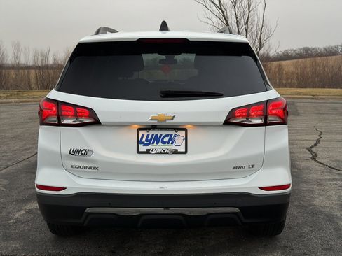 Used 2023 Chevrolet Equinox LT image 3