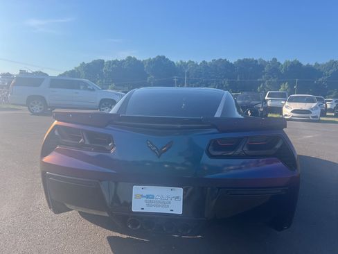 Used 2019 Chevrolet Corvette Stingray Coupe w/ 1LT RWD image 11