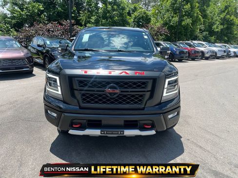 Used 2022 Nissan Titan PRO-4X w/ Pro-4x Convenience Package AWD/4WD image 10