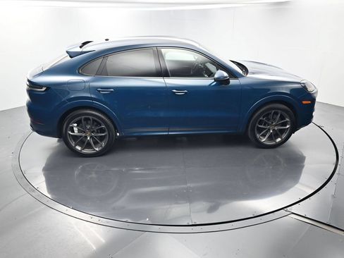 Certified 2025 Porsche Cayenne Coupe AWD/4WD image 39