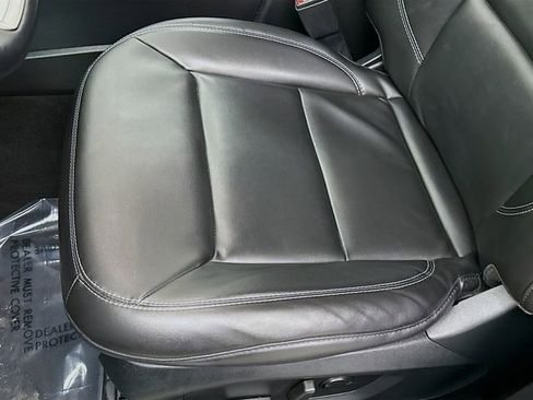 Used 2022 Ford Explorer XLT w/ Equipment Group 202A image 19