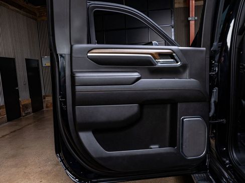 Used 2024 Chevrolet Silverado 3500 High Country w/ High Country Premium Package image 34