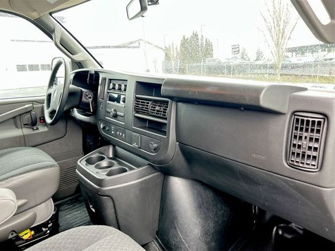Used 2022 GMC Savana 2500 w/ Driver Convenience Package image 21