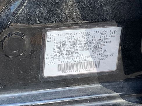 Used 2025 Nissan Versa SV image 10