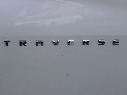 Used 2023 Chevrolet Traverse Premier image 21