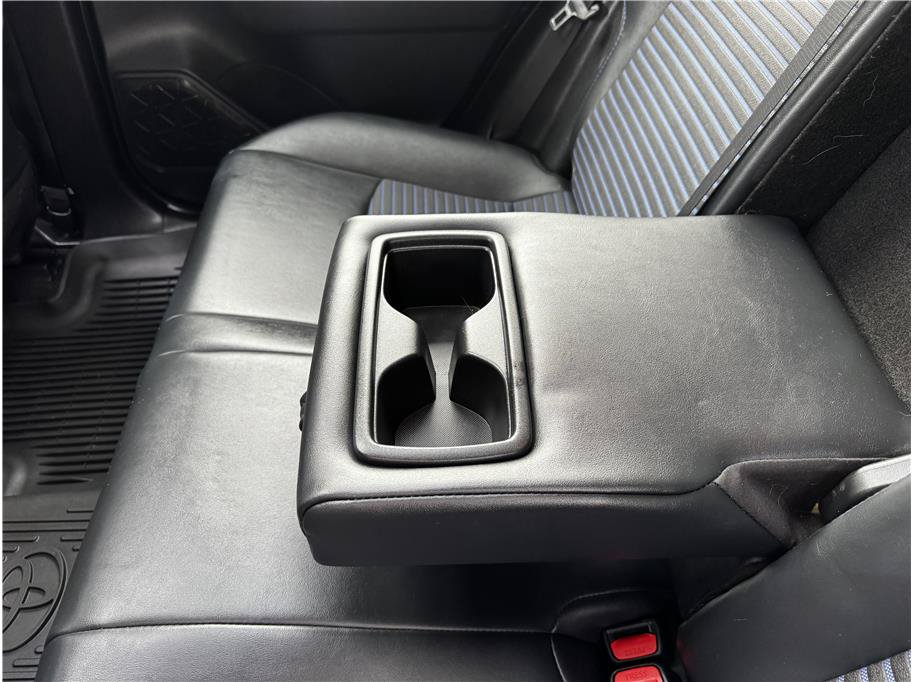 Used 2021 Toyota RAV4 XSE AWD/4WD image 17