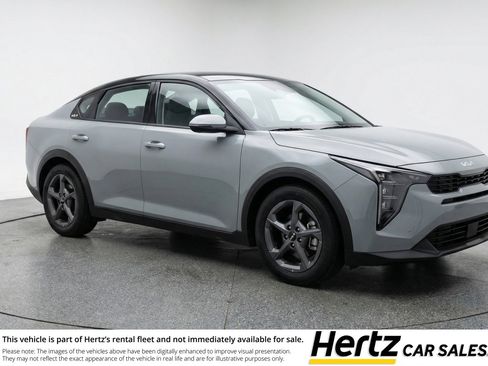 Used 2025 Kia K4 LXS image 1