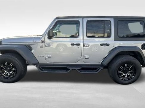 Used 2018 Jeep Wrangler Unlimited Sport image 2