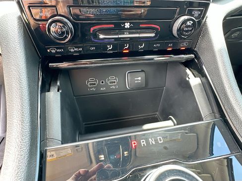 Used 2023 Jeep Grand Cherokee L Laredo RWD image 31