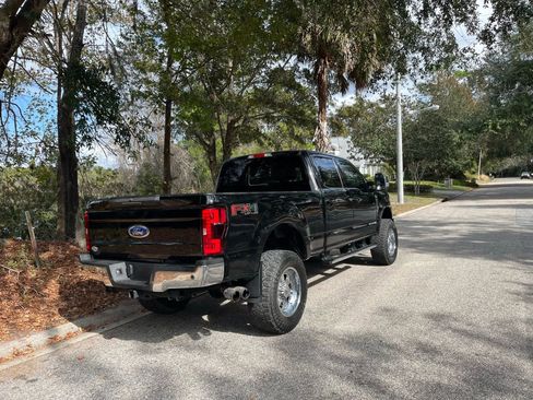 Used 2017 Ford F250 Lariat w/ FX4 Off-Road Package image 5