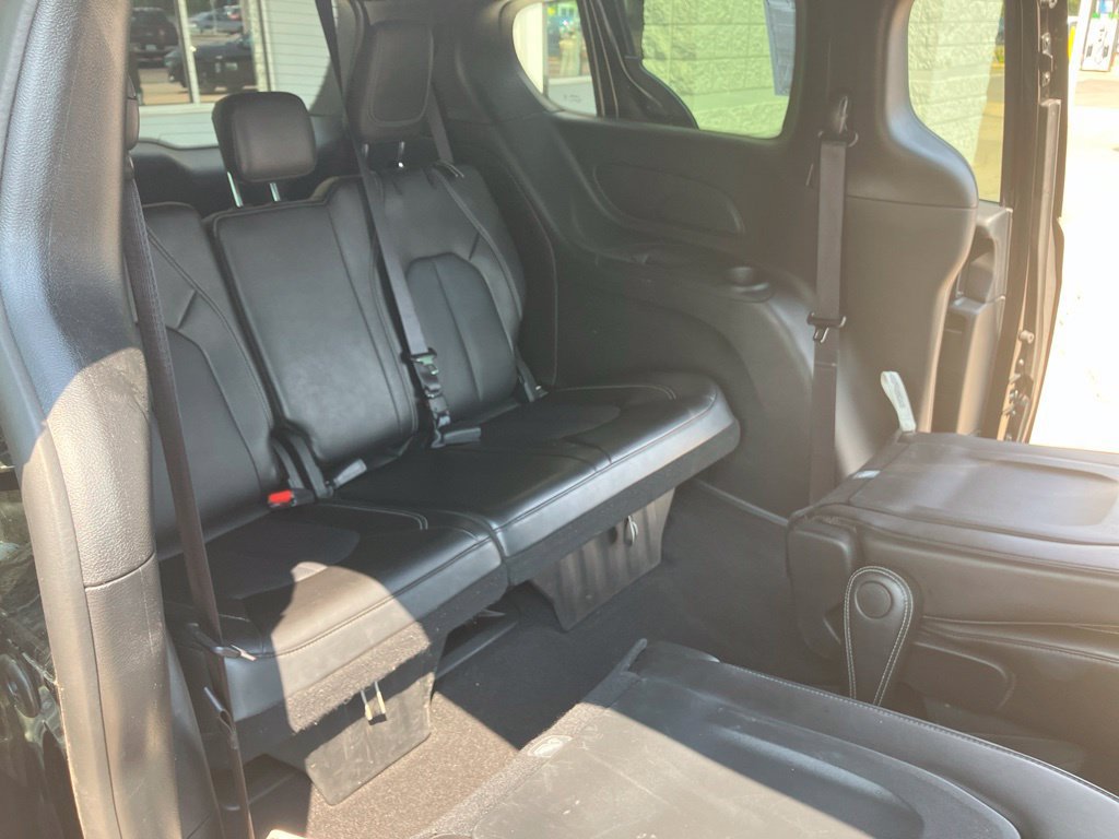 Used 2025 Chrysler Pacifica Select FWD image 29