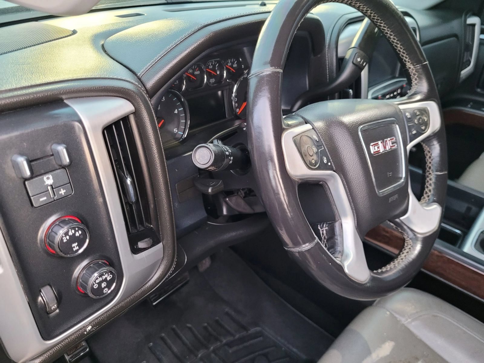 Used 2015 GMC Sierra 3500 SLT AWD/4WD image 16