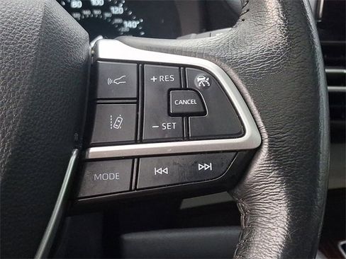 Used 2024 Toyota Sienna XLE image 22