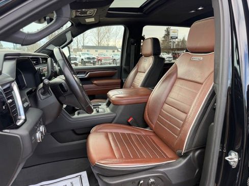 Used 2024 GMC Sierra 3500 Denali Ultimate AWD/4WD image 12