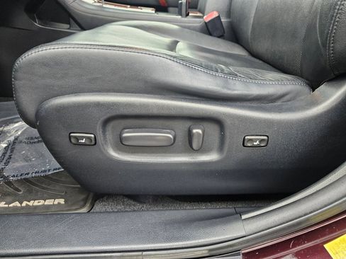 Used 2013 Toyota Highlander Limited image 33