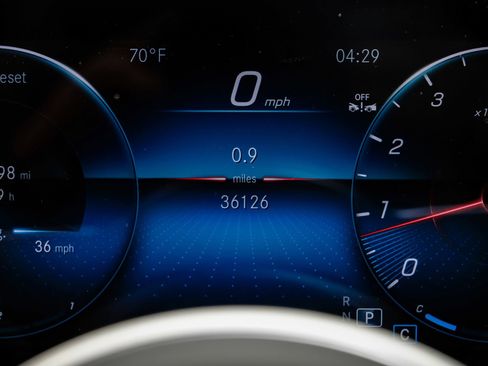 Used 2023 Mercedes-Benz GLB 250 GLB 250 w/ Premium Package image 24