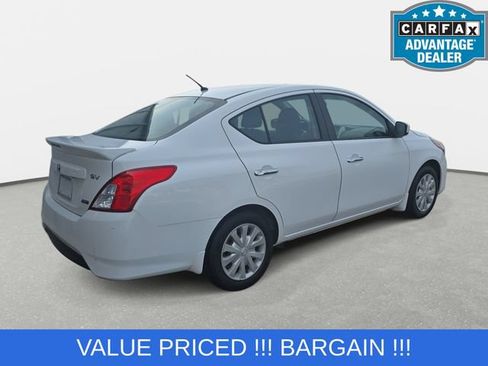 Used 2015 Nissan Versa SV FWD image 5